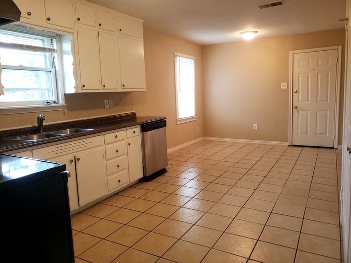 Building Photo - 3758 Denton Hwy