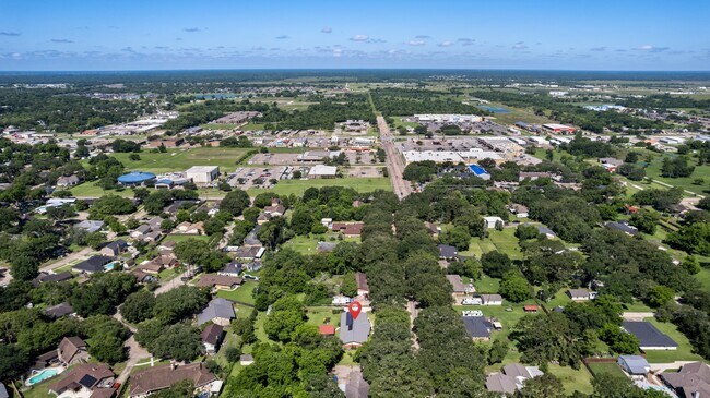 Building Photo - 616 Cannan Dr