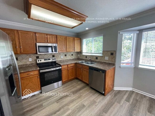 Building Photo - 4892 N Silverlace Dr