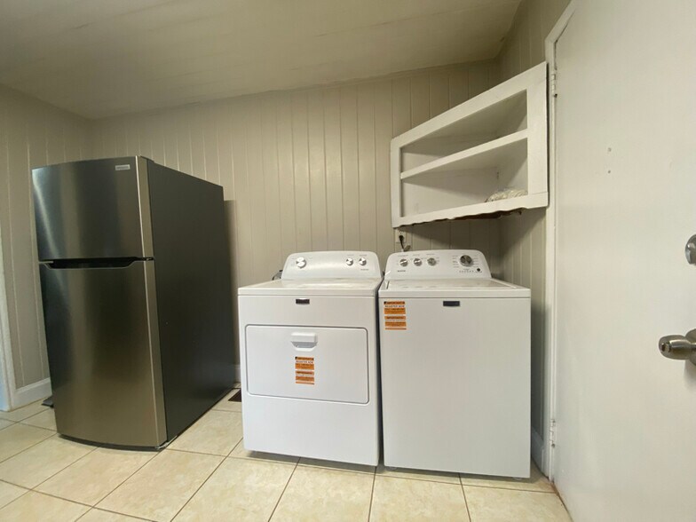 Building Photo - 8261 US-78