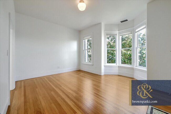 Building Photo - 3743 1/2 23rd Street-