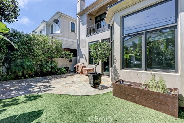 Building Photo - 3404 N Poinsettia Ave