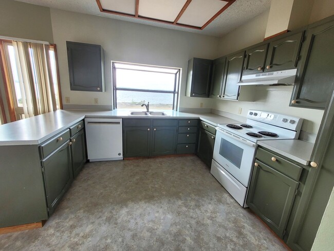 Building Photo - 5507 Haida Way