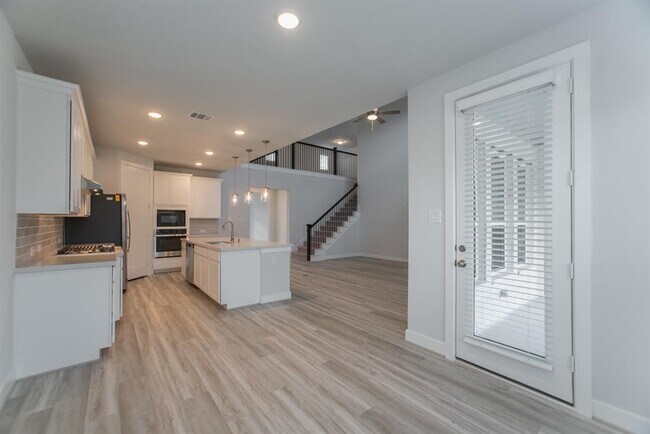 Building Photo - 155 Renodes Garden Ln