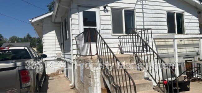 Building Photo - 2118 8th Ave