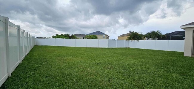 Building Photo - 318 Gris Sky Ln