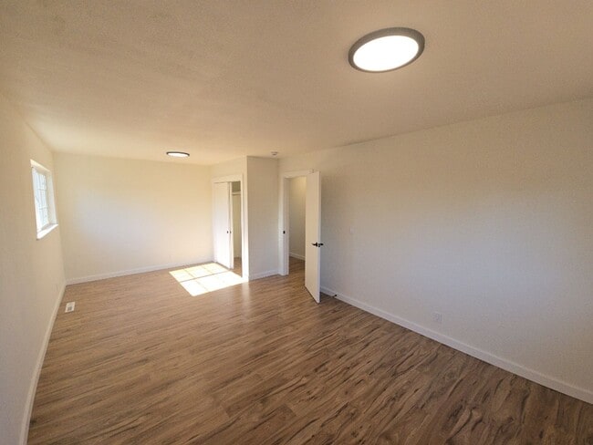 Building Photo - Price Reduction! Pet friendly! 3BD/2BA new...