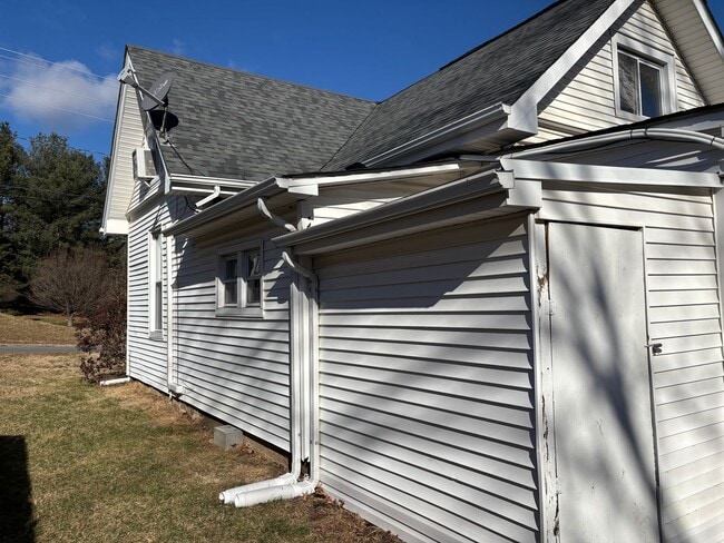 Building Photo - 14 W Carrollton Ave