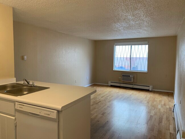 Building Photo - 1148 N Washington St