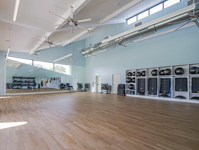 Building Photo - 13708 Whispering Lakes Ln