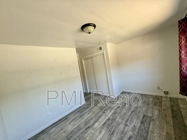 Building Photo - 790 Topaz Dr
