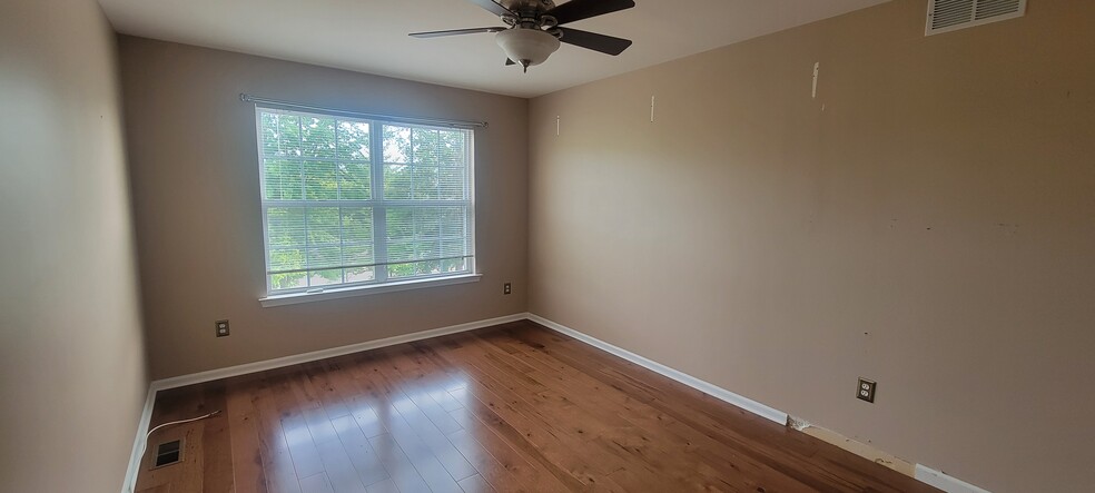 Building Photo - 18 Kentworth Ct