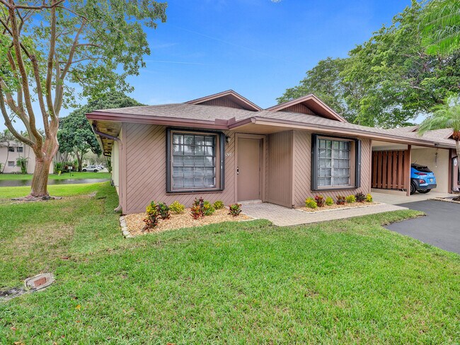 Building Photo - 3747 E Valley Green Dr