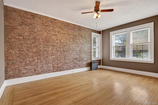 Building Photo - 87 N Broadway