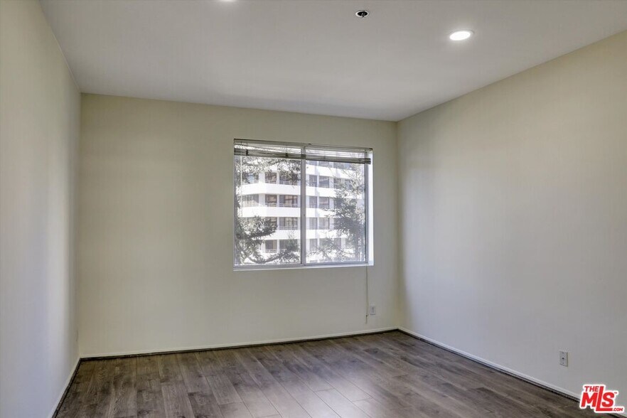 Building Photo - 10601 Wilshire Blvd