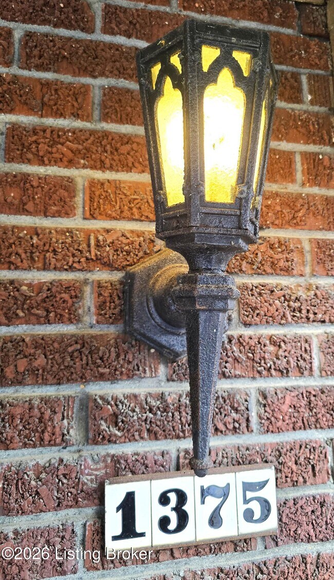 Building Photo - 1375 S 1st St