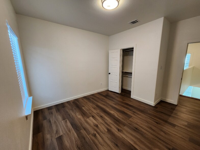 Building Photo - 5935 Grayson St