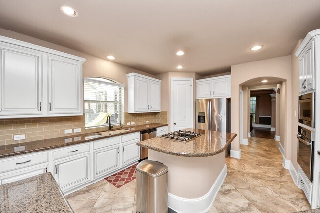 Building Photo - 2895 Ragusa Ln