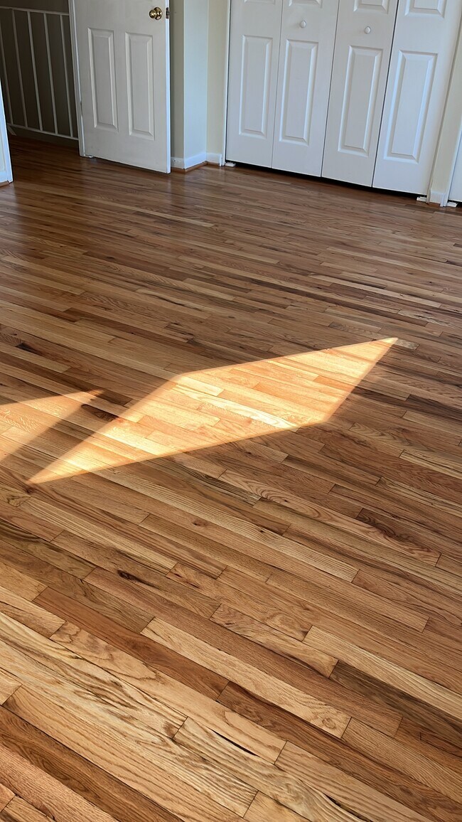 Building Photo - 2 Wimbledon Ln