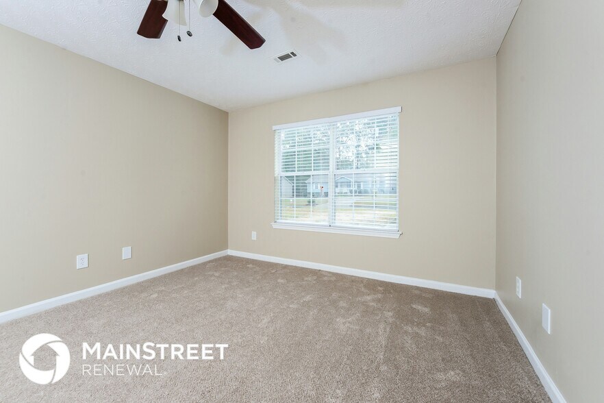 Building Photo - 7975 Trinity Park Dr