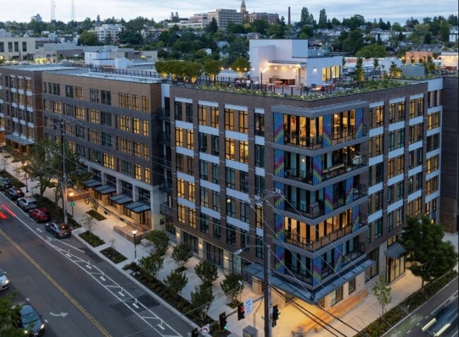 Building Photo - Tapestry