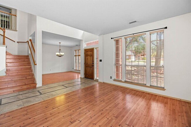Building Photo - 1601 Chasewood Dr