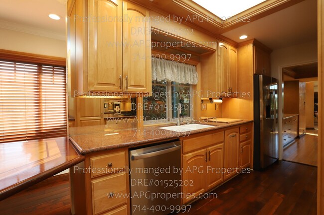 Building Photo - 5411 Park Ave