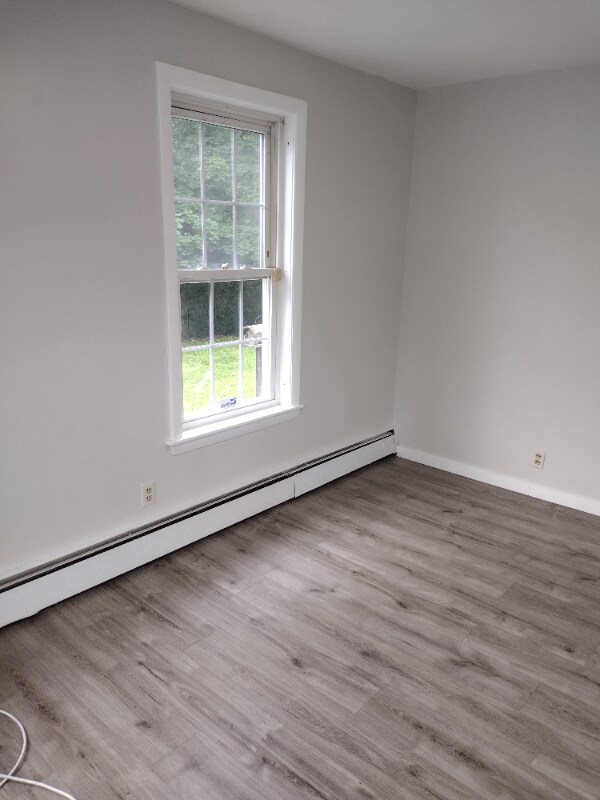 Building Photo - 532 Cilley Rd