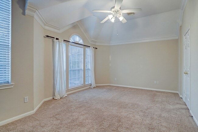 Building Photo - 5365 Lampasas St