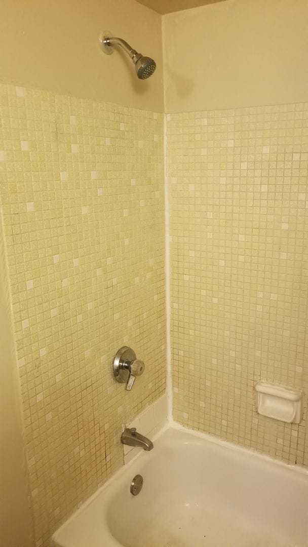 Building Photo - Milwaukee Condo Available!