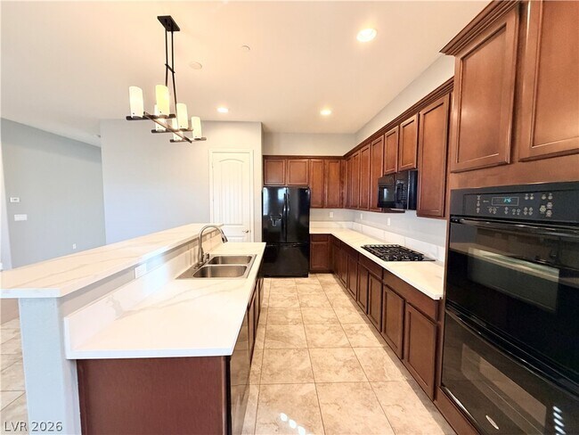 Building Photo - 2117 Thames View St