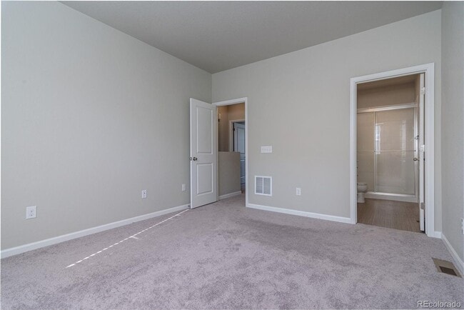 Building Photo - Beautiful Townhome in Lakewood
