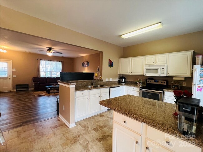 Building Photo - 3203 Mannington Dr