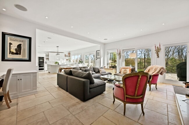 Building Photo - 367 Riversville Rd