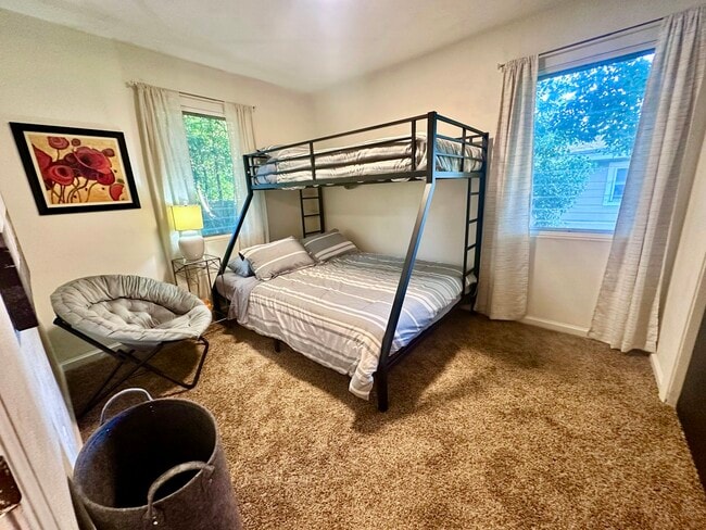 Building Photo - 27 Escalona Ave