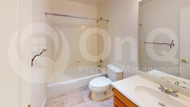 Building Photo - 137 E Calle Zavala