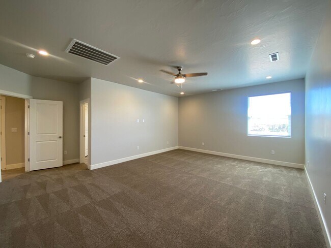 Building Photo - 3 BEDROOM SAND HOLLOW TOWNHOME FOR RENT!
