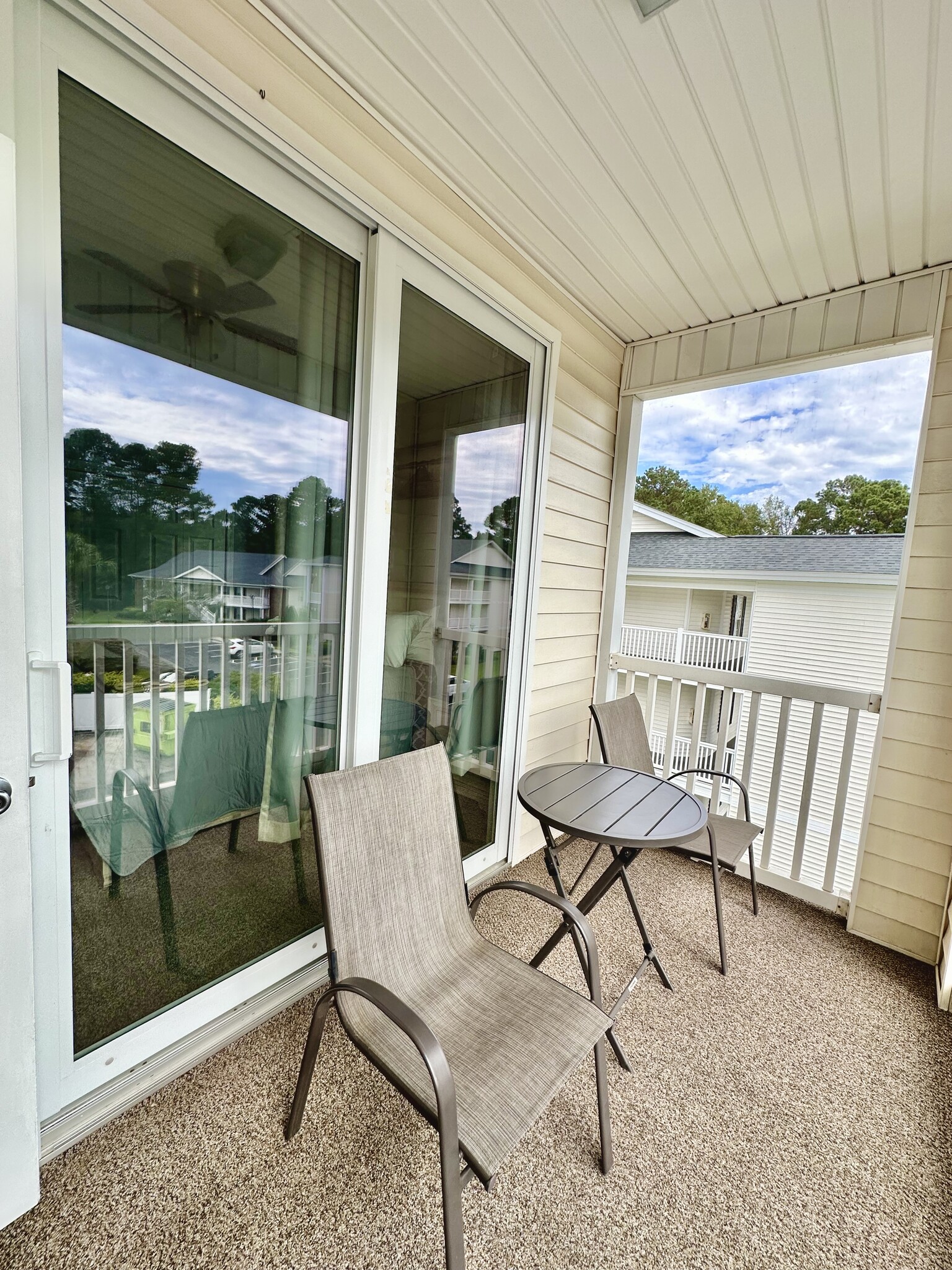 Building Photo - 1286 River Oaks Dr