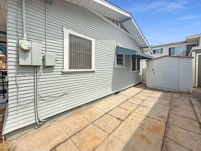Building Photo - Perfectly located 1 Bd/1Ba house with a bo...