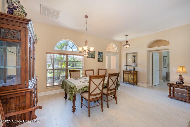 Building Photo - 477 Pirate's Moon Ct