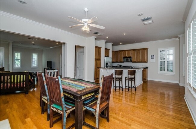 Building Photo - 924 Hemingway Cir