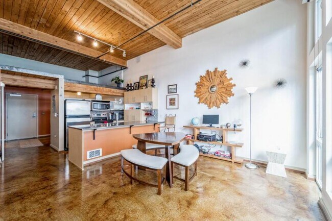 Building Photo - 1 bedroom in Seattle WA 98109