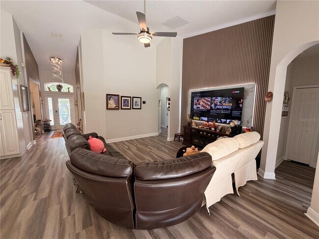 Building Photo - 2298 Viehman Tr