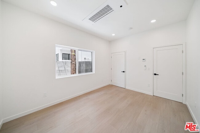 Building Photo - 1513 S Hayworth Ave