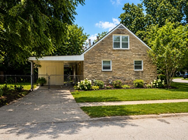 Building Photo - 636 Cardinal Ln