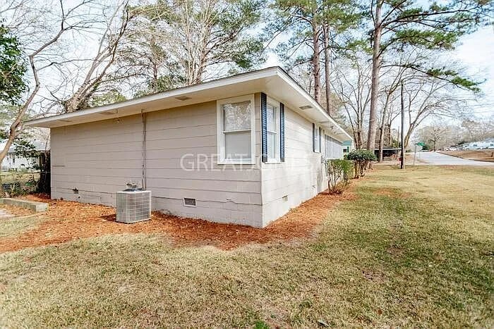 Building Photo - 2425 Avalon Rd