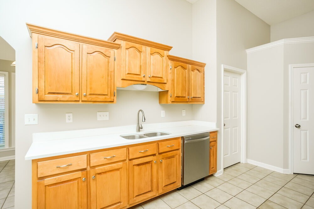 Building Photo - 8911 Oak Grove Blvd