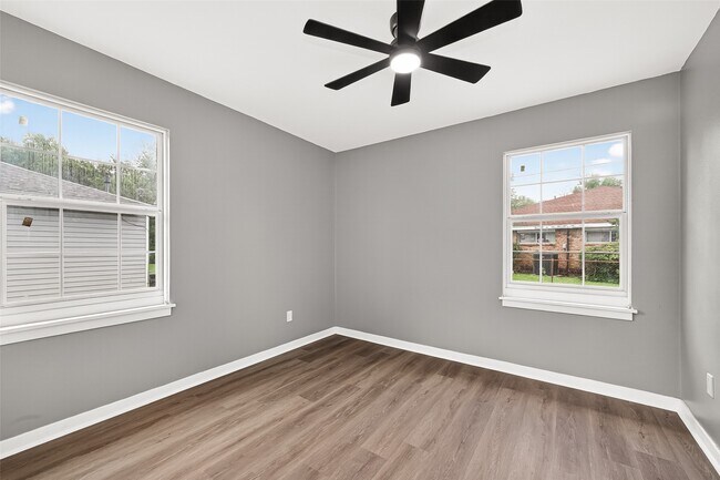 Building Photo - 8666 Candy St