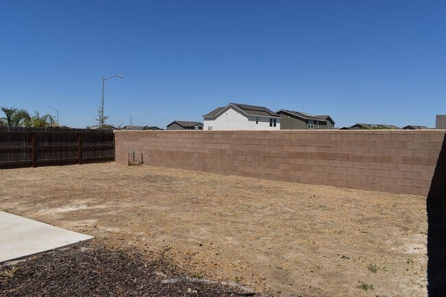 Building Photo - 765 Jessie Dr