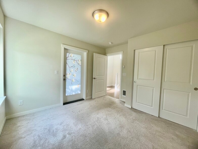 1st floor bedroom - 14647 36th Ct NE